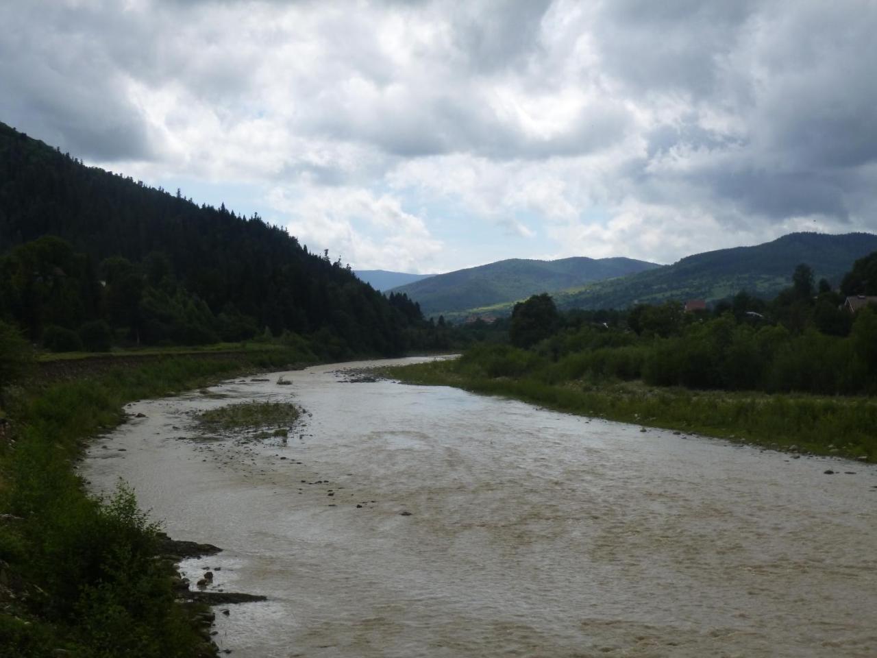 Dilyatyn Лелека旅馆 外观 照片