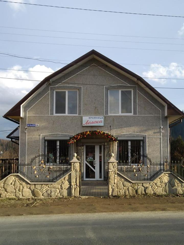 Dilyatyn Лелека旅馆 外观 照片